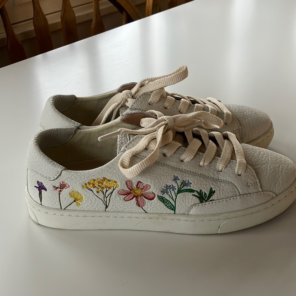 Soludos leather floral white sneakers